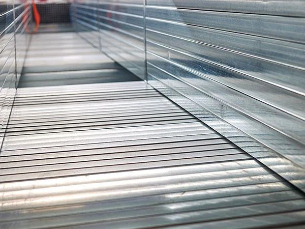 Бесплатный образец предварительно оцинкованной стальной прямоугольной трубы
